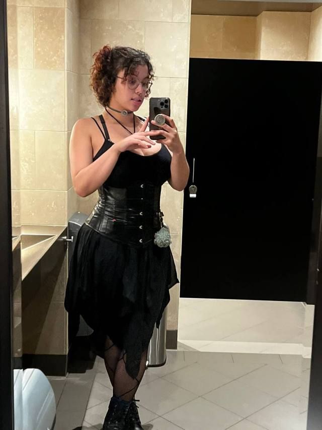 Swingers party 🎈 Private Adult Social Gathering – Hotel Suite (18+) - Image 3